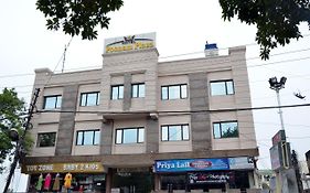 Poonam Plaza Agra 2*